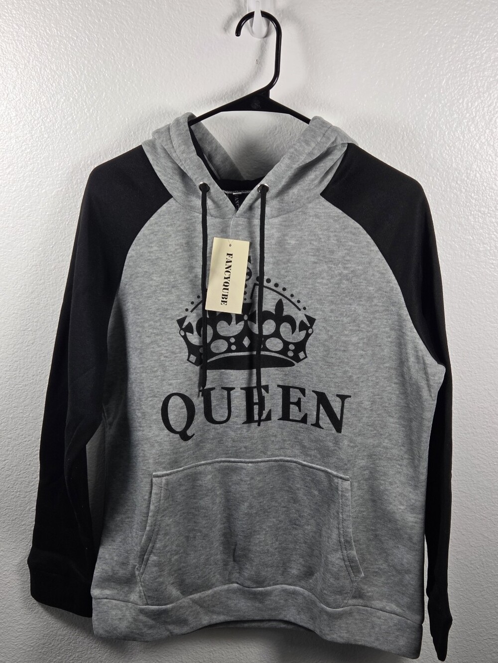 Fancyqube Women's Large Gray & Black Raglan Hoodie Sweatshirt With Queen Graphic